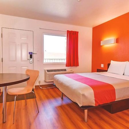 Key Inn Macedonia Eksteriør billede