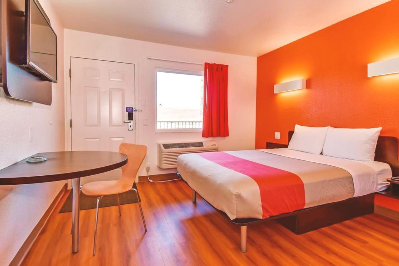 Key Inn Macedonia Eksteriør billede