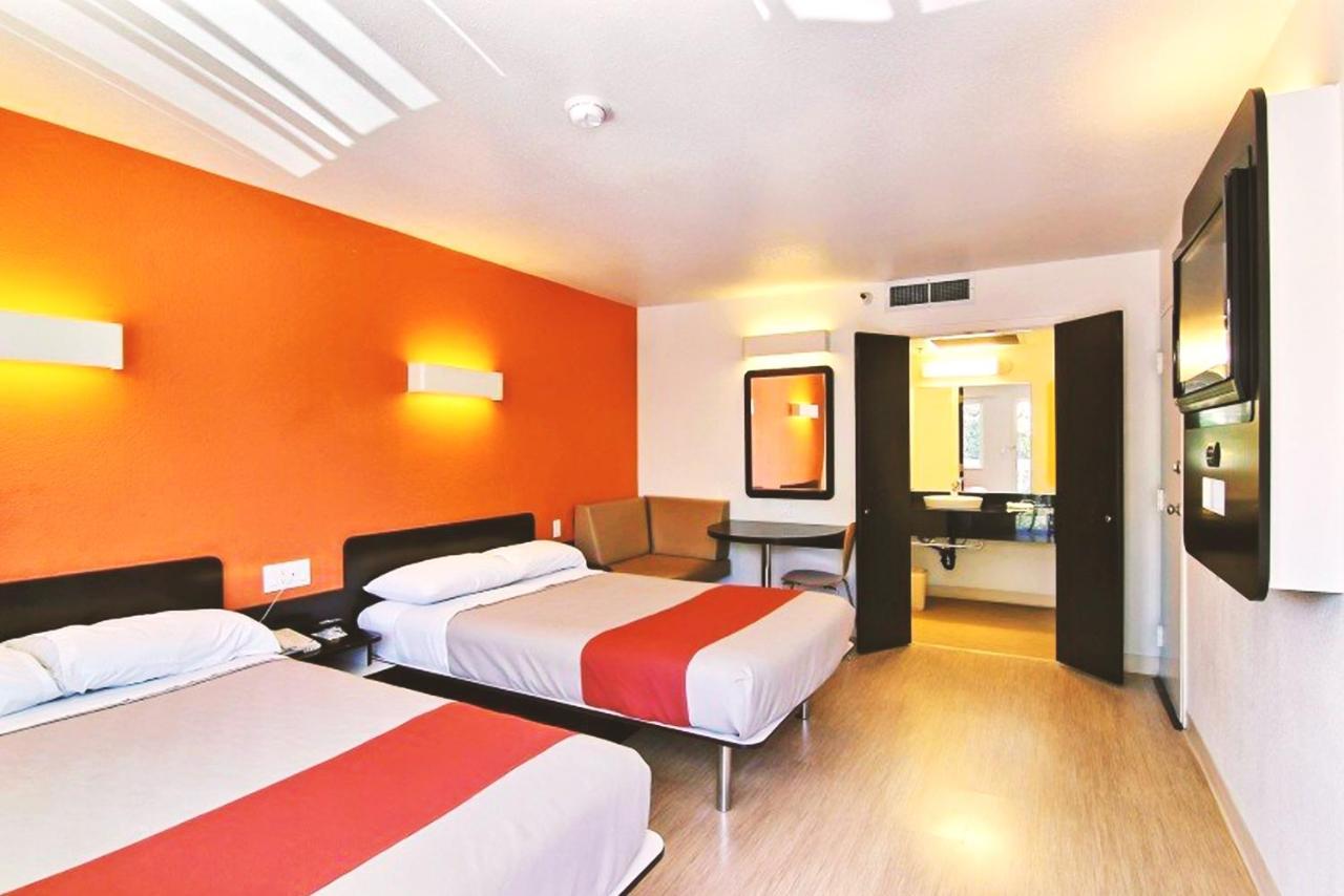 Key Inn Macedonia Eksteriør billede