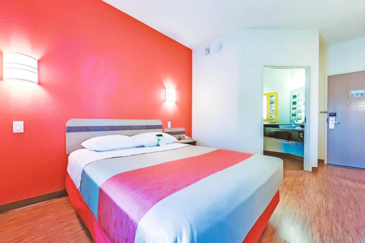 Key Inn Macedonia Eksteriør billede